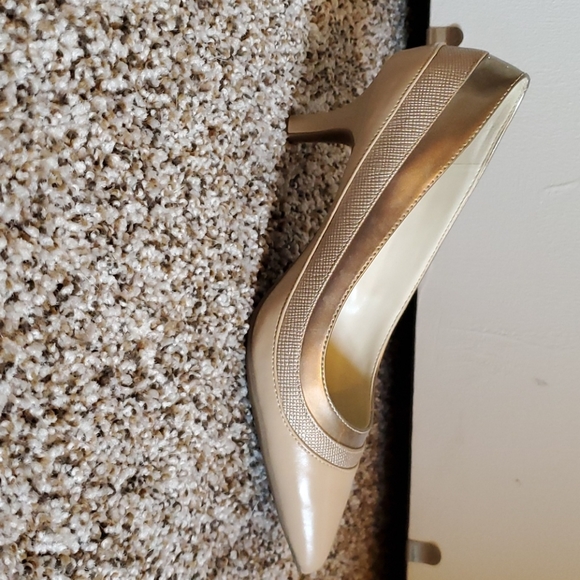 Heels - Picture 3 of 3